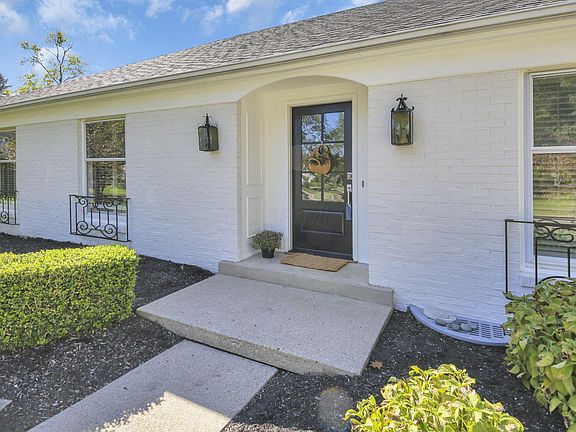 3rd image of 4141 Chadbourne Dr