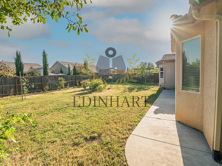 3952 Serena Ave — Photo 24