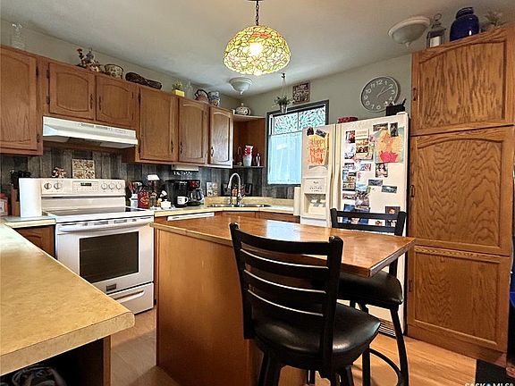 4th image of 238 Nesbitt CRESCENT