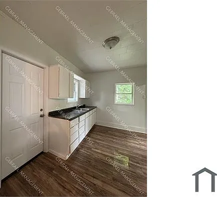 1517 Tacoma St — Photo 6