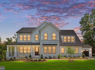 18698 Woodburn Rd, Leesburg, VA 20175