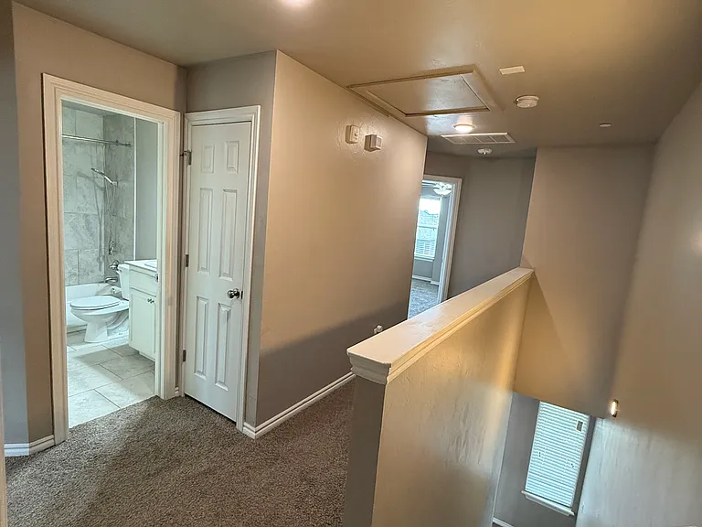 786 SW 13th St — Photo 16