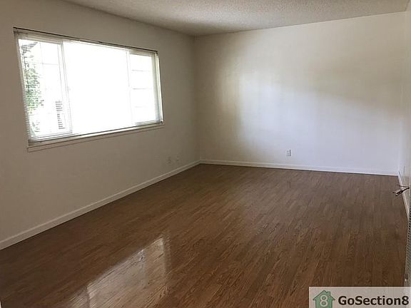 4th image of 3689 Bridgeport Ct
