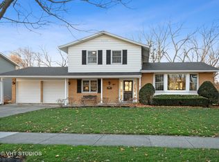 60 S Winston Dr, Palatine, IL 60074