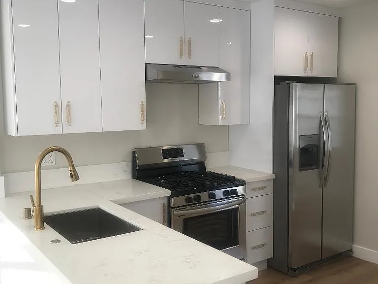 6433 Gentry Ave — Photo 12