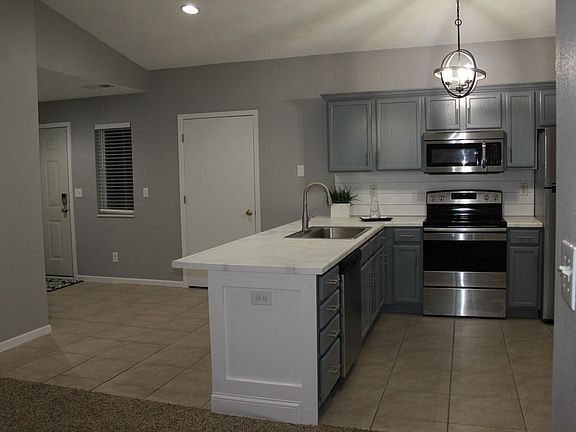 4th image of 901 Minns Dr APT 4