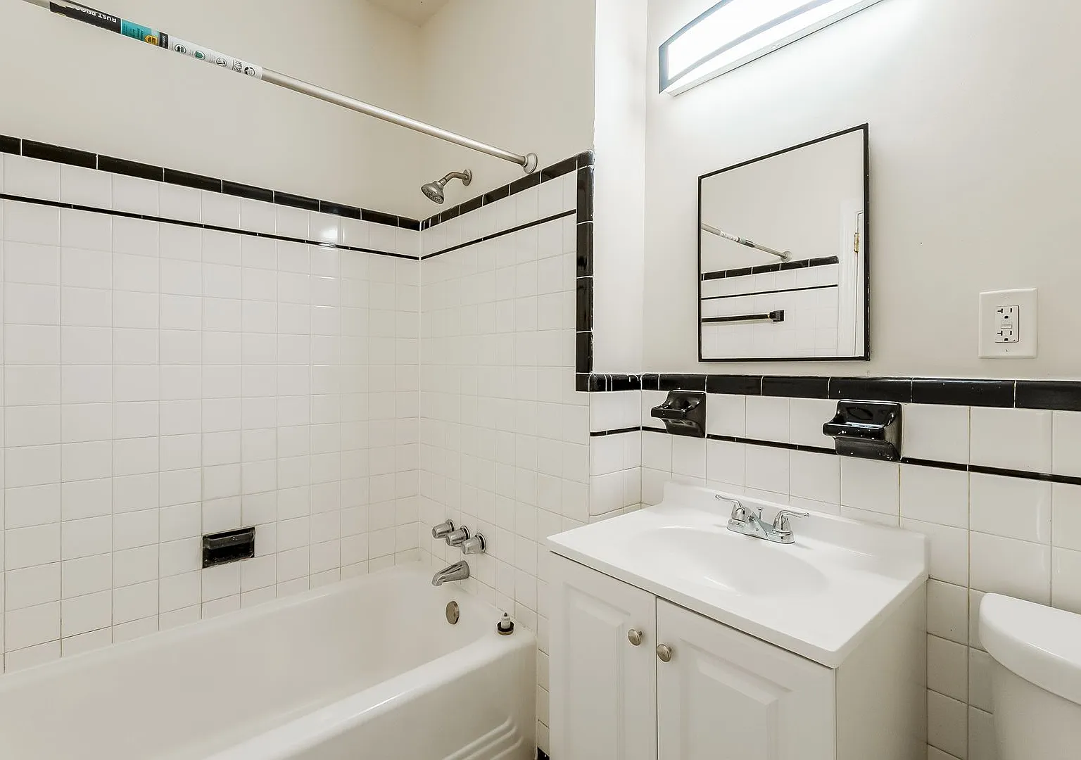 535 Mellon St SE — Photo 3