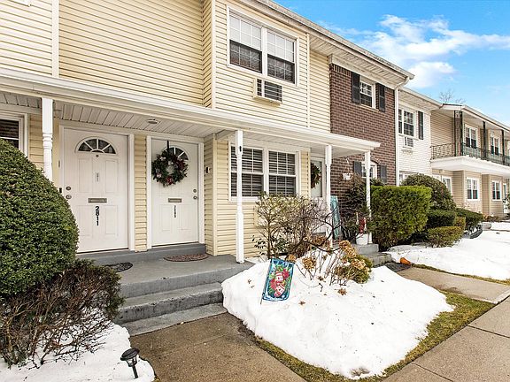 2nd image of 2809 Wilshire Ln #2809