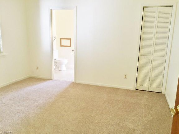 5th image of 134 N Oakland Ave