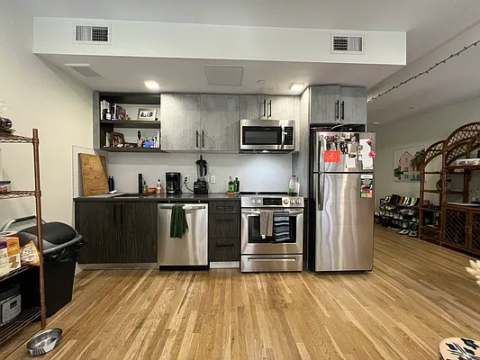 Rented by Rumah Realty Inc | media 32