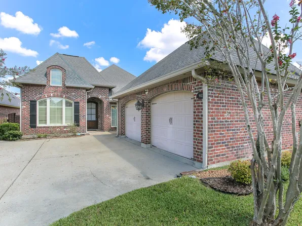 902 S Yorkshire Cir, Lake Charles, LA 70605