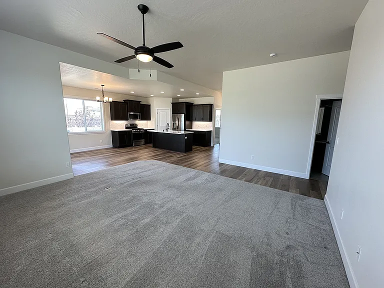 3304 S Zimmerman St — Photo 8