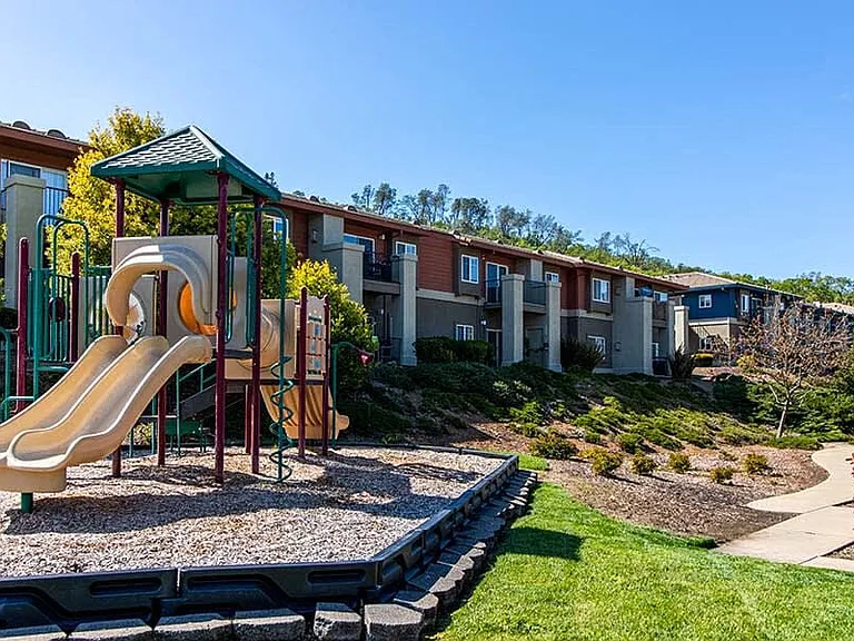 Sterling Ranch Apartments — Photo 3