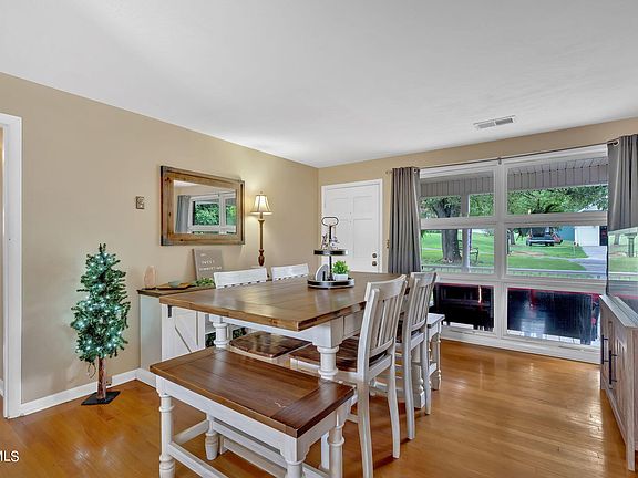 4th image of 149 Holston Court Ln