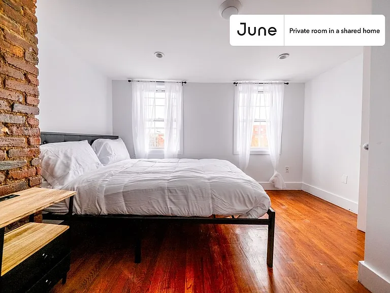 255 Evergreen Ave #B — Photo 2