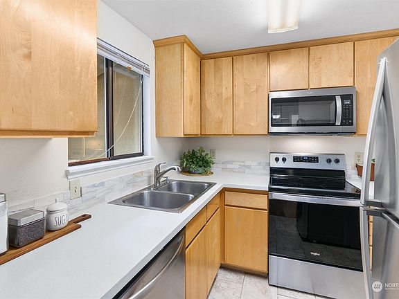 4th image of 10017 NE 138th Place #B3