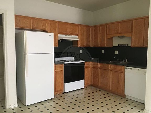 5th image of 3306 Toledo Dr APT B