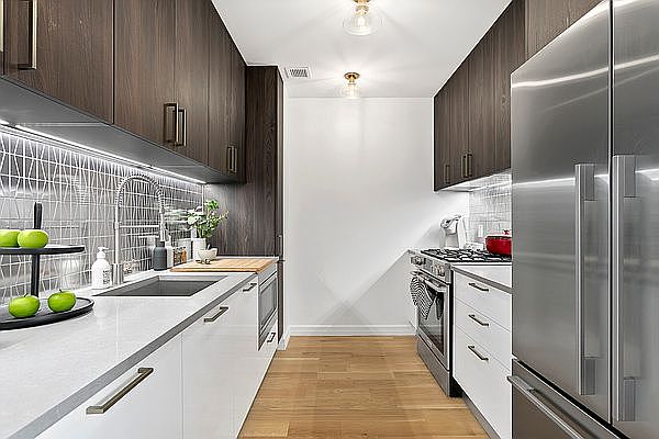 1st image of 470 Dean St #601