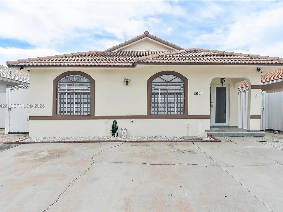 10124 NW 127th Ter