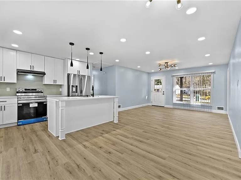 1728 Wayland Cir — Photo 20