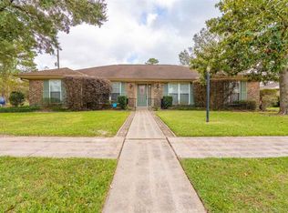 1605 Camelot St, Orange, TX 77630