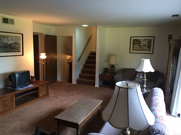3rd image of 6720 Swissway Dr