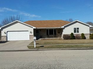 1132 Black Diamond Dr, Coal City, IL 60416
