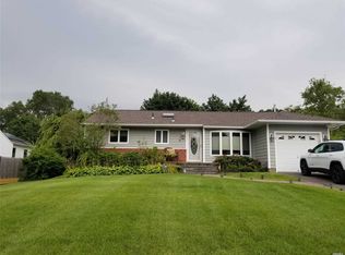 18 Parnell Dr, Smithtown, NY 11787
