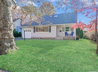 154 Garden St, Garden City, NY 11530