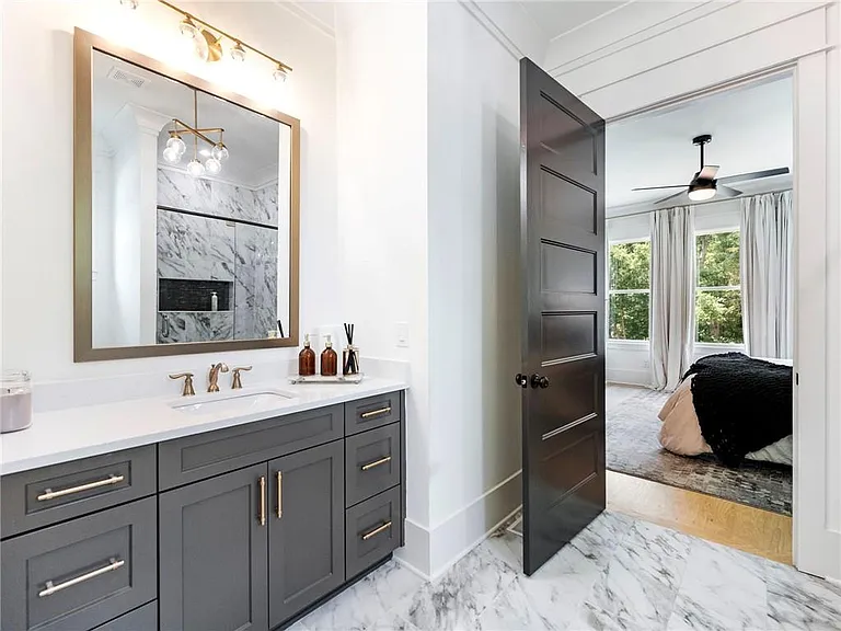 566 Versailles Dr — Photo 36
