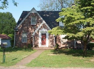 44 Pine St N, Bruceton, TN 38317