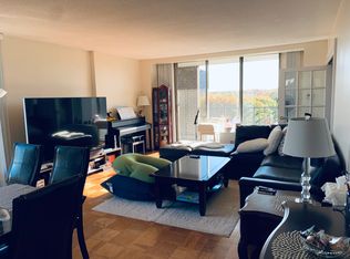 77 Pond Ave APT 902, Brookline, MA 02445