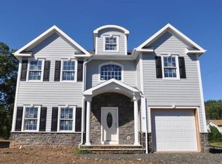 35 Plain St, Summit, NJ 07901