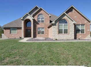 3050 Bella Vista Ct, Highland, IL 62249