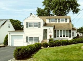 15 Gardner Pl, Parlin, NJ 08859