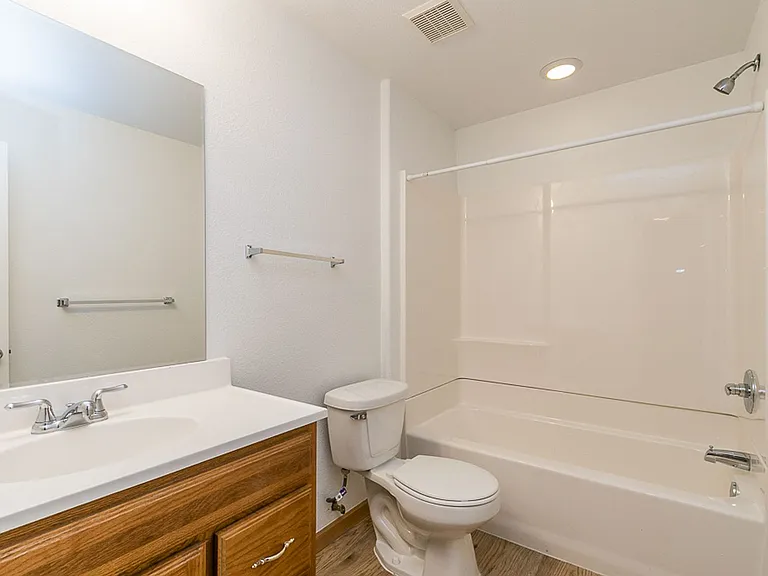 6708 Sage Ave — Photo 16