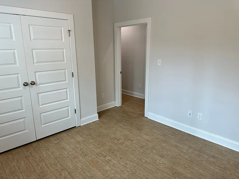1211 Goodwin Ave — Photo 5
