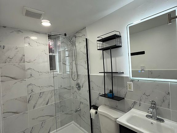 2nd image of 477 Mercer St Floor 1