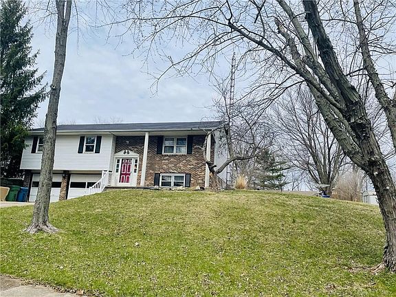 2nd image of 812 Arrowhead Dr