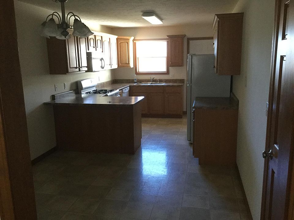 2nd image of 109 Stanton St