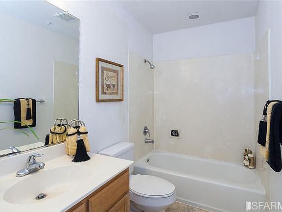 2nd image of 693 Bellevue Ave