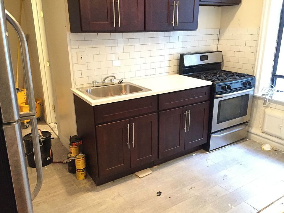 2nd image of 500 Montgomery St