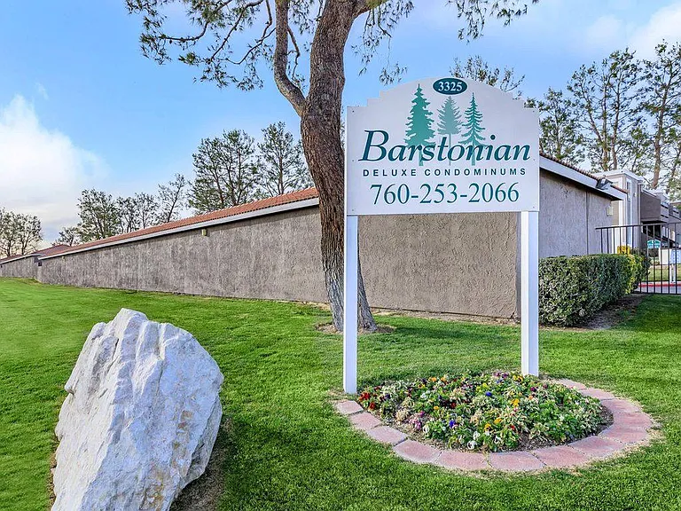 Barstonian Apartments — Photo 16