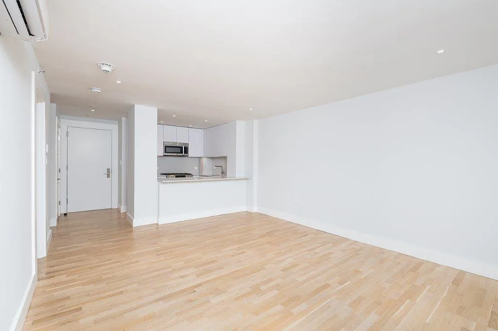 1 bed, 570 sqft, $3,015 — Photo 2