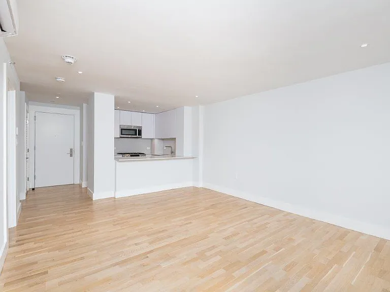 1408 Columbia Rd #6J — Photo 2