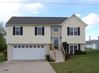 2525 Bluebird Ln, Winston Salem, NC 27106