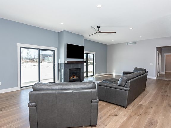 5th image of 5885 Golden Hollow Dr SE