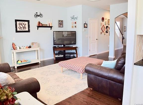 5th image of 567 Marthas View Dr NW #12