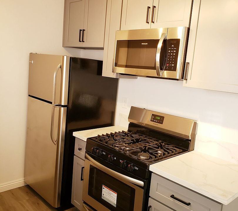 1st image of 3345 Drew St APT 202