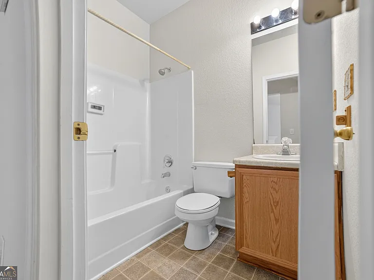 636 Oakland Hills Dr — Photo 18
